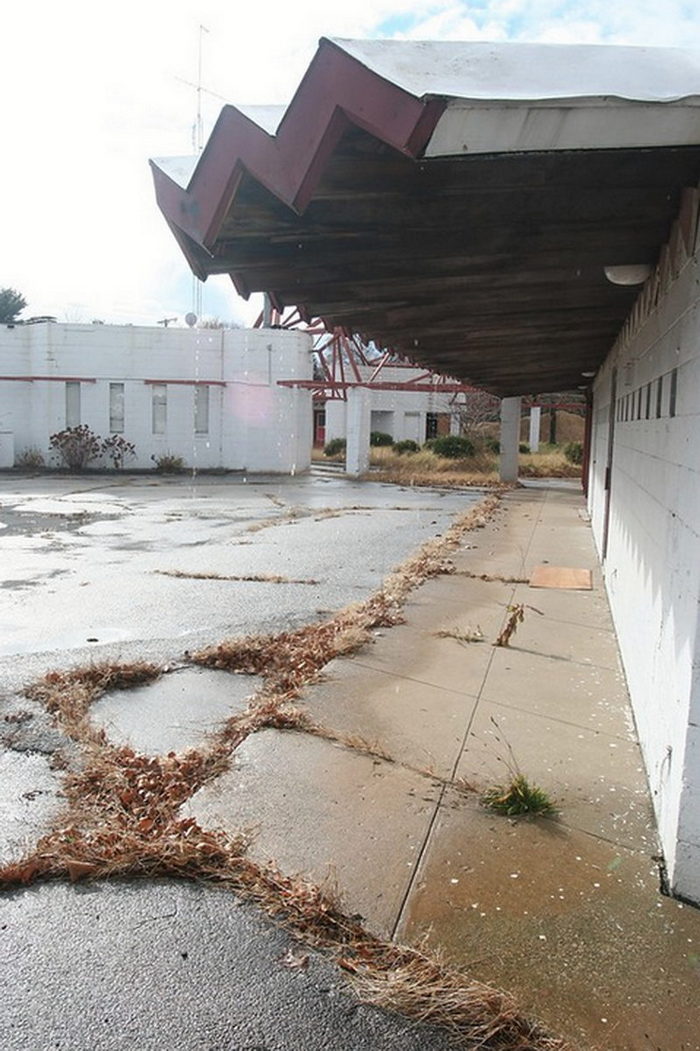 Snow Flake Motel - 2006 Photo By Brad Cornelius On Flickr (newer photo)